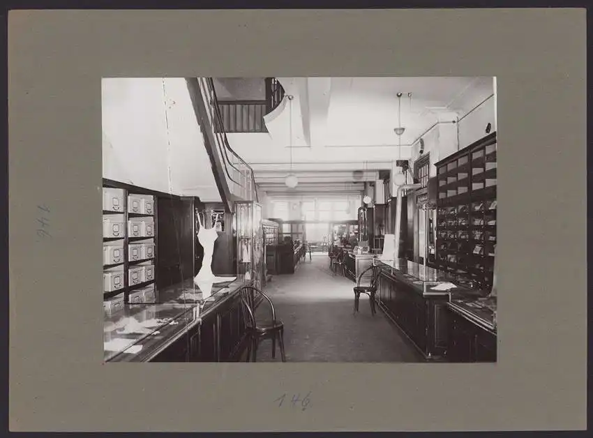 537 Fotografien Ansicht Mannheim, Fam. Daut Mannheim Strumpfwarenfabrik geründet 1865 Familienchronik, 33 x 24cm 36