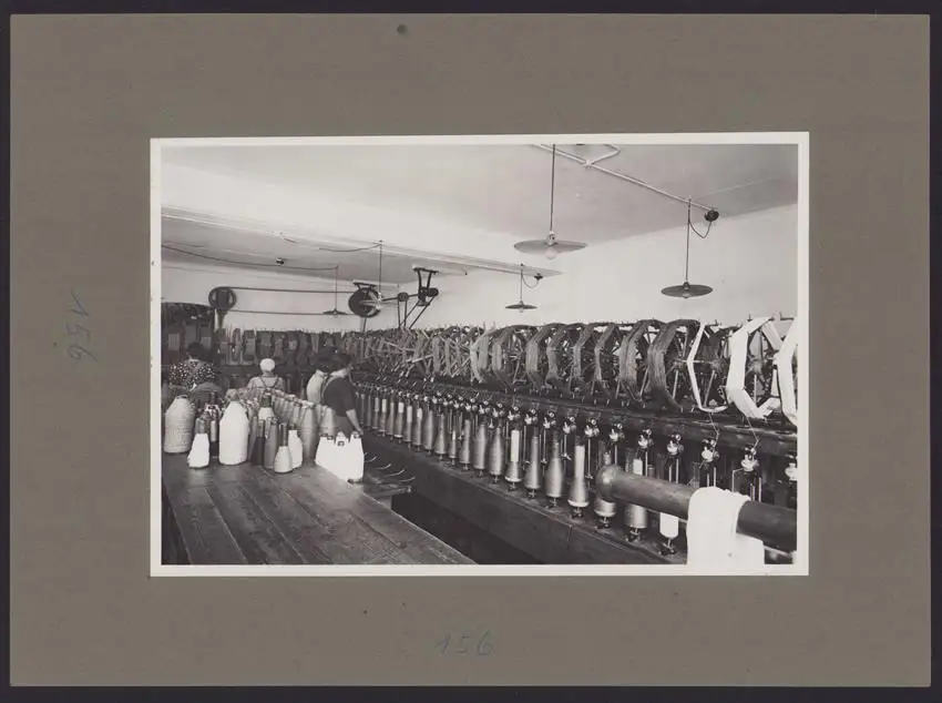 537 Fotografien Ansicht Mannheim, Fam. Daut Mannheim Strumpfwarenfabrik geründet 1865 Familienchronik, 33 x 24cm 46