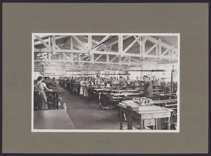 537 Fotografien Ansicht Mannheim, Fam. Daut Mannheim Strumpfwarenfabrik geründet 1865 Familienchronik, 33 x 24cm 47