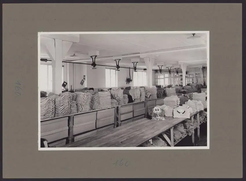 537 Fotografien Ansicht Mannheim, Fam. Daut Mannheim Strumpfwarenfabrik geründet 1865 Familienchronik, 33 x 24cm 50