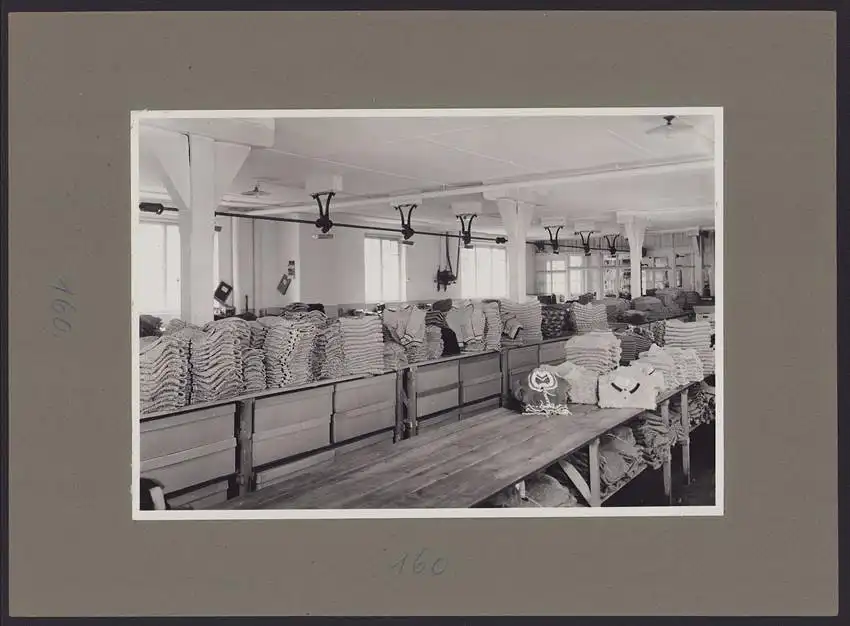 537 Fotografien Ansicht Mannheim, Fam. Daut Mannheim Strumpfwarenfabrik geründet 1865 Familienchronik, 33 x 24cm 50