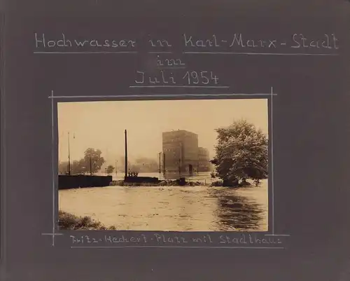 Fotoalbum 63 Fotografien, Ansicht Karl-Marx-Stadt / Chemnitz, Hochwasser 1954, Feuerwache, Stadthaus, Mühlenstrasse
