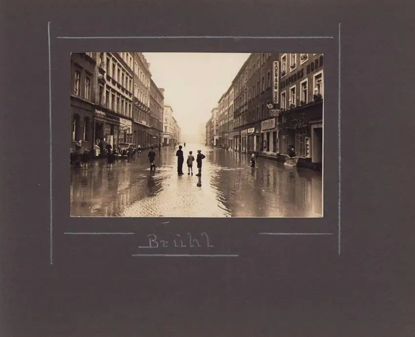 Fotoalbum 63 Fotografien, Ansicht Karl-Marx-Stadt / Chemnitz, Hochwasser 1954, Feuerwache, Stadthaus, Mühlenstrasse 9