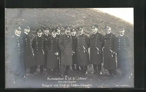 AK Kommandant der S. M. S. Möwe Korvetten-Kapitän Burggraf und Graf zu Dohna-Schlodien mit Offizieren
