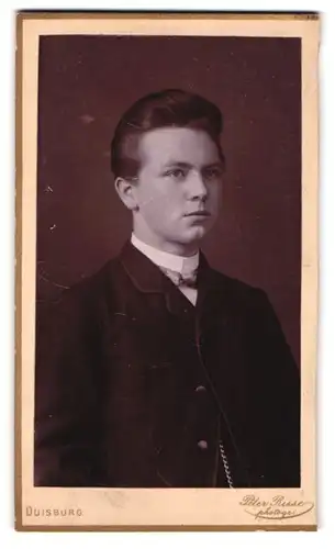 Fotografie Peter Risse, Duisburg, Düsseldorfer Str., W. Otterbeck als junger Mann im Jackett