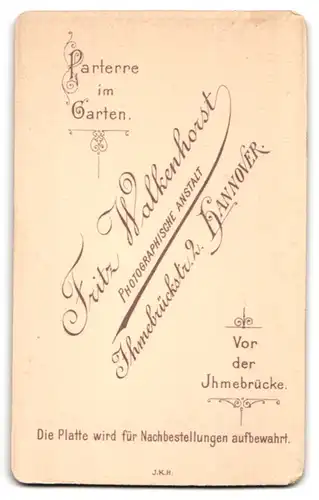 Fotografie F. Walkenhorst, Hannover, Ihmebrückestr. 2, Portrait bildschönes Mädchen im weissen Kleidchen