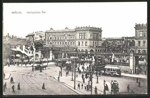 AK Berlin-Kreuzberg, Passanten am Halleschen Tor