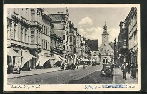 AK Brandenburg a.d. Havel, Passanten auf der Stein-Strasse, Blick zur Kirche