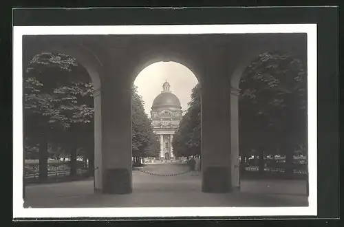 AK München, Durchblick vom Hofgartenpavillon zum Armeemuseum