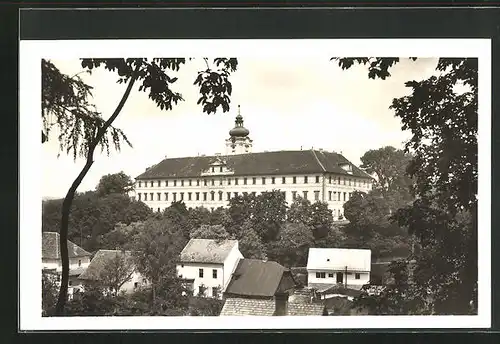 AK Mnichovo Hradiste, Ortspartie mit Schloss