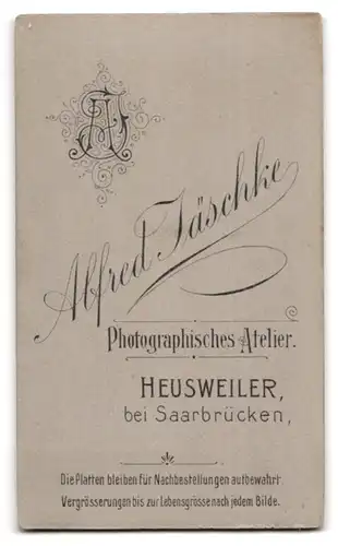 Fotografie Alfred Jäschke, Heusweiler, Portrait junger Uffz. in Uniform mit Bürstenhaarschnitt