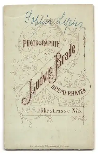 Fotografie Ludwig Brade, Bremerhaven, Fährstrasse 5, Portrait junge Dame mit Hochsteckfrisur