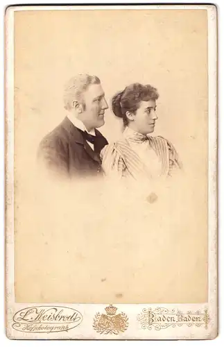 Fotografie L. Weisbrodt, Baden Baden, Portrait junges Paar in modischer Kleidung