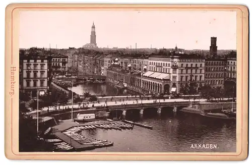 Fotografie unbekannter Fotograf, Ansicht Hamburg, Arkaden mit Jungfernstieg und Bootsanleger