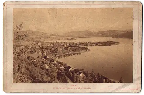 Fotografie Alois Beer, Klagenfurt, Ansicht Pörtschach am Wörthersee, Ortspanorama mit See