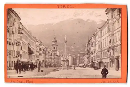 Fotografie Ant. Gratl, Innsbruck, Ansicht Innsbruck, Blick in die Theresienstrasse mit Theresiensäule