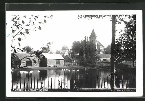 AK Senozaty, Celkovy pohled, Blick über den Weiher zur Kirche