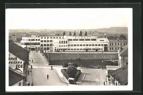 AK Prerov, Strassenpartie mit Gebäudeansicht