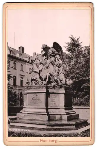 Fotografie unbekannter Fotograf, Ansicht Hamburg, Partie am Kriegerdenkmal
