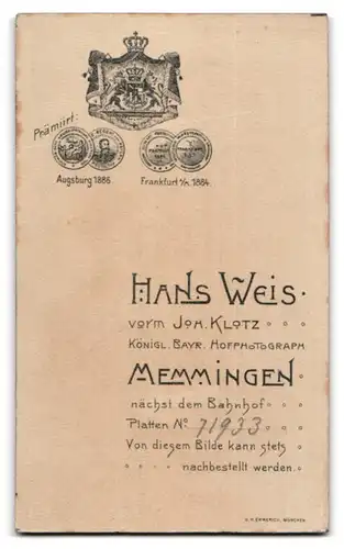 Fotografie Hans Weis, Memmingen, Portrait junges Mädchen im Kleid mit Buch