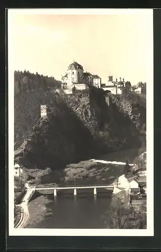 AK Vranov nad Dyji, Zámek, Schloss und Fluss mit Brücke