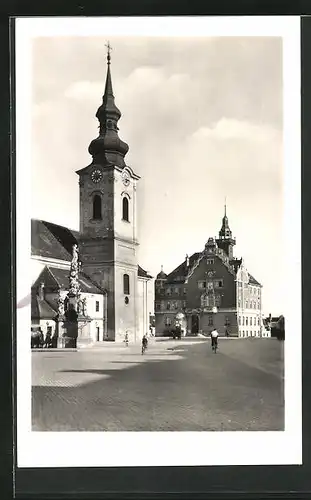 AK Göding / Hodonin, Kostel a radnice