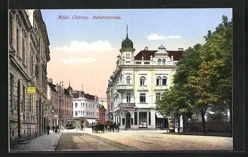 AK Mähr. Ostrau, Bahnhofstrasse mit Strassenbahn