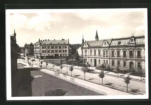 AK Friedberg, Strassenpartie mit Gebäudeansicht