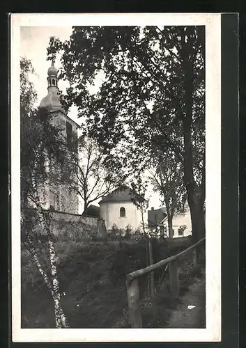 AK Pribyslav, Partie u kostela