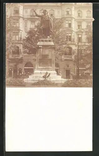 Foto-AK München, Promenadenplatz mit Denkmal