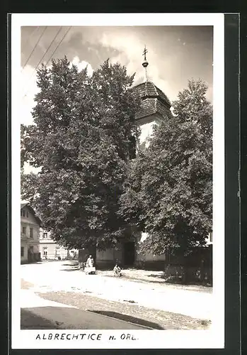 AK Albrechtice n. Orl., Strassenpartie an der Kirche