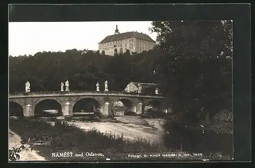 AK Namest nad Oslavou, Blick zur Brücke