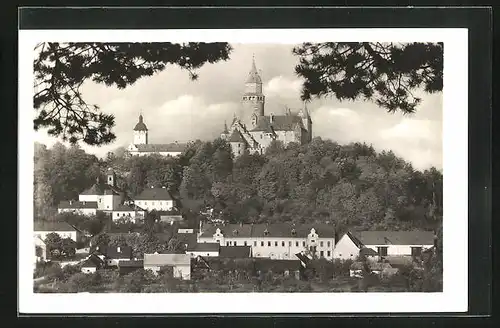 AK Bouzov, Burg Busau