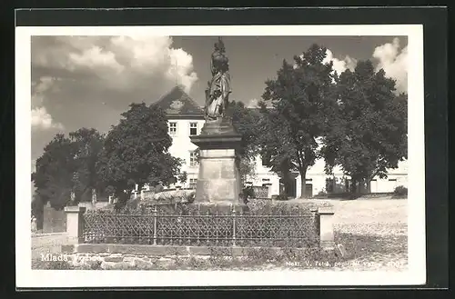 AK Mlada Vozice, Denkmal