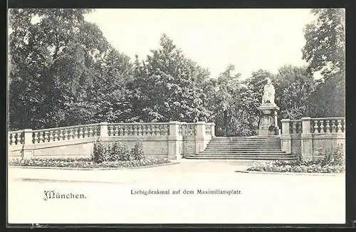 AK München, Liebigdenkmal auf dem Maximiliansplatz