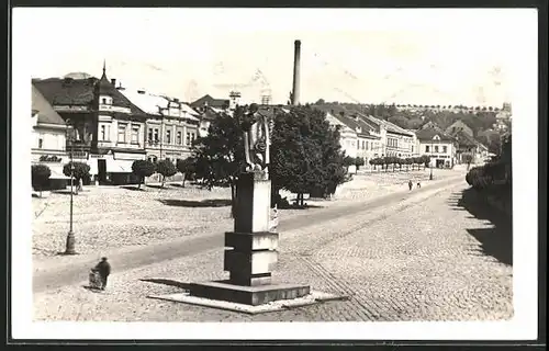 AK Horice v Podkrkonsi, Namesti, Strassenpartie mit Denkmal