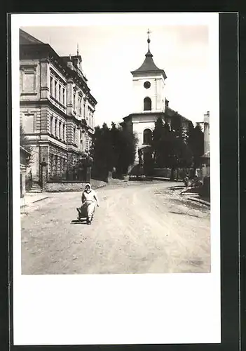 AK Hochwesseln, Strassenpartie mit Kirche