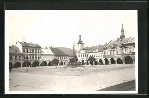 AK Usti nad Orl., Marktplatz mit Denkmal und Ladengeschäften