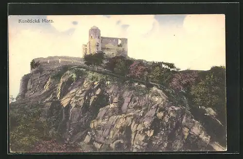 AK Kuneticka Hora, Burg auf einem Felsen