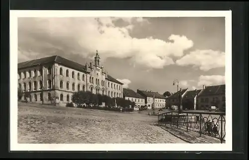 AK Nepomuk, namesti