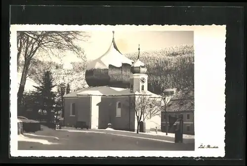 AK Zelezna Ruda, Kapelle mit Zwiebelturm im Winter