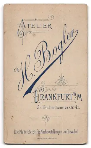 Fotografie H. Bogler, Frankfurt a /M., Gr. Eschenheimerstrasse 41, Portrait kleiner Junge im Matrosenanzug