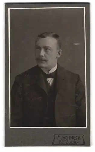 Fotografie H. Schmeck, Siegen, Bahnhofstrasse 12, Portrait bürgerlicher Herr mit Moustache