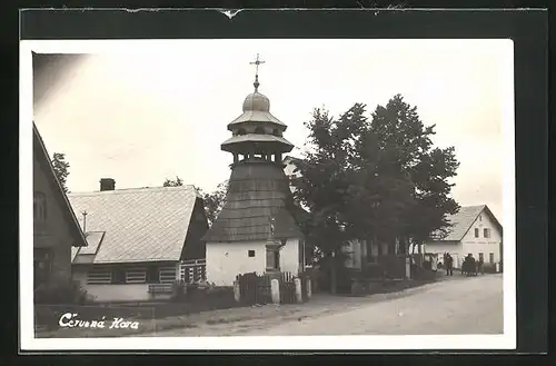 AK Cervena Hora, Blick auf die kleine Holzkirche