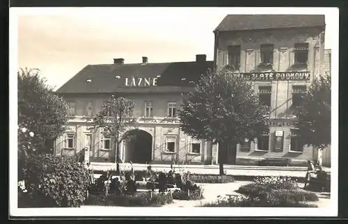 AK Lazne Mlazovice, Hotel u Zlate Podkovy