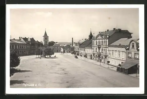 AK Tyniste n. O., Strassenpartie mit Kirche