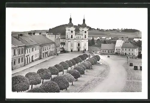 AK Bystrice n. Pernst, Strassenansicht mit Kirche