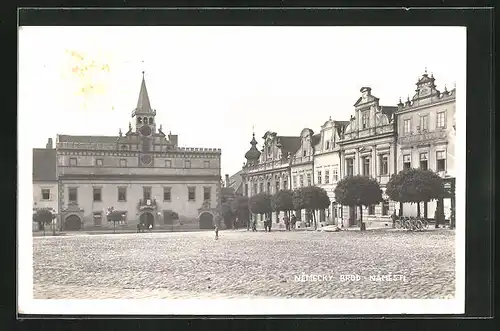 AK Nemecky Brod, Namesti, Stadtplatz mit Rathaus