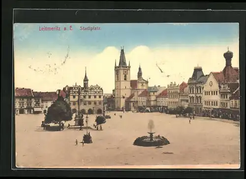 AK Leitmeritz / Litomerice, Blick auf den Stadtplatz mit Brunnen