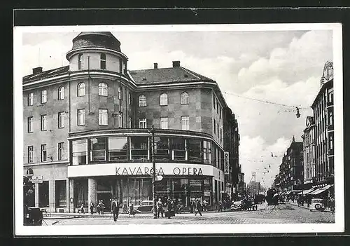 AK Mähr. Ostrau /Mor. Ostrava, Hauptstrasse, Kaffee Kavarna Opera